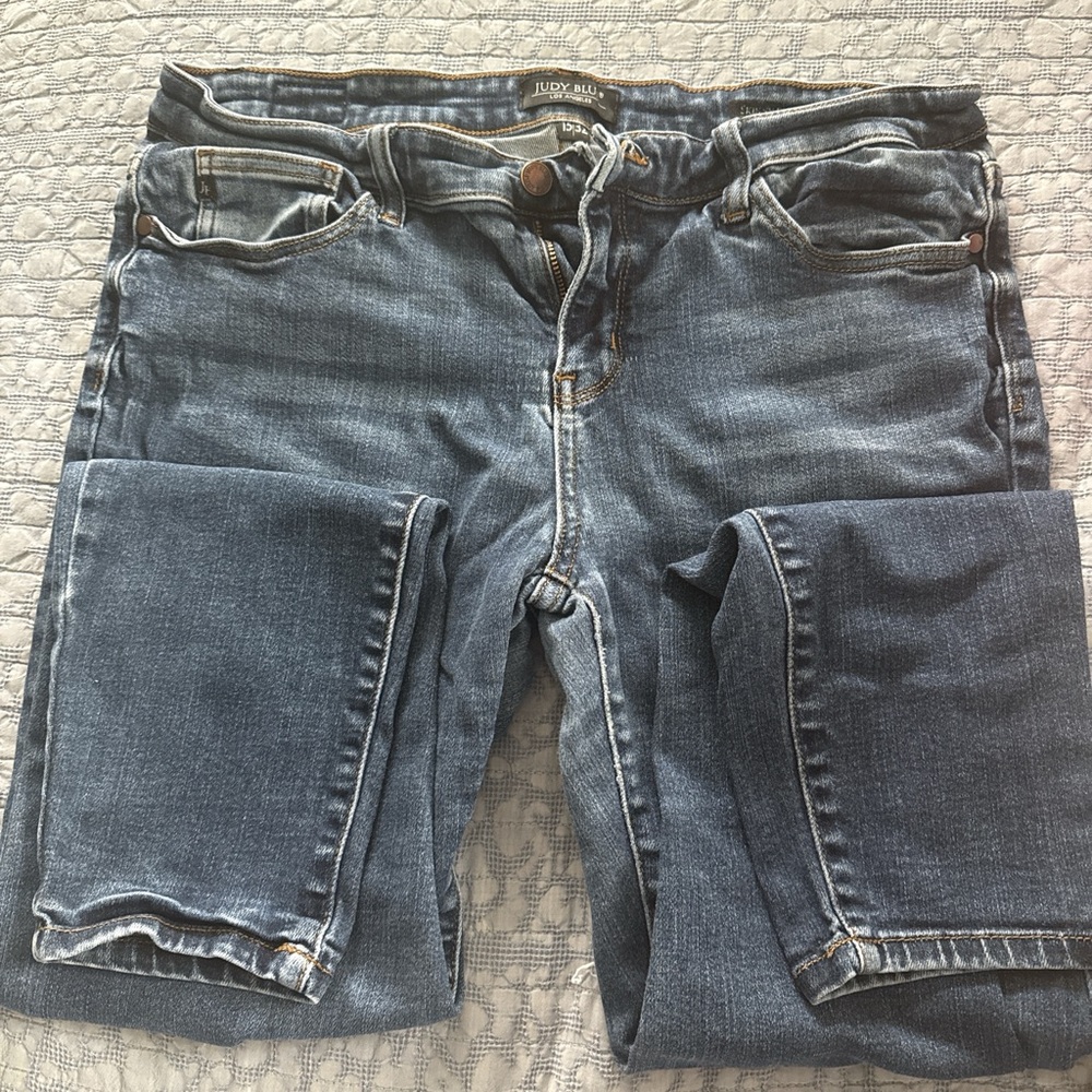 Judy Blue Blue Ankle Cropped Jeans with Distressed Hem